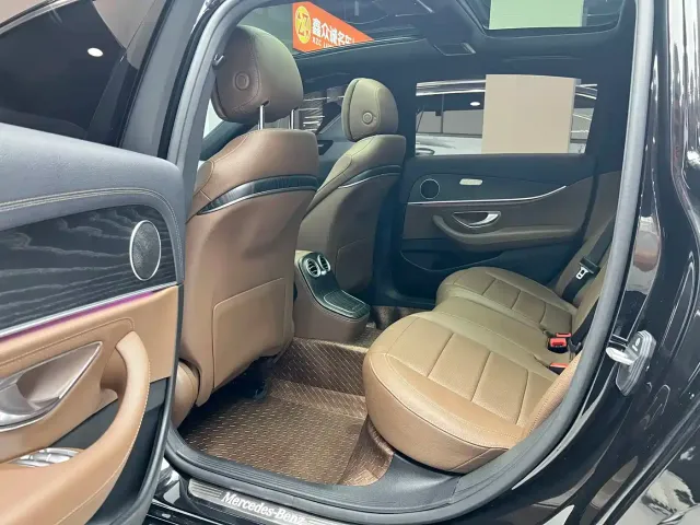 Mercedes-Benz E-Class — Фото автомобиля 7