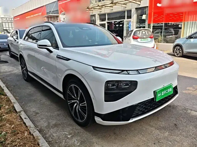 Xpeng G9 — Фото автомобиля 3