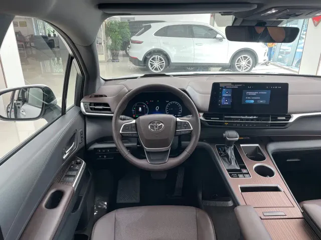 Toyota Granvia — Фото автомобиля 25