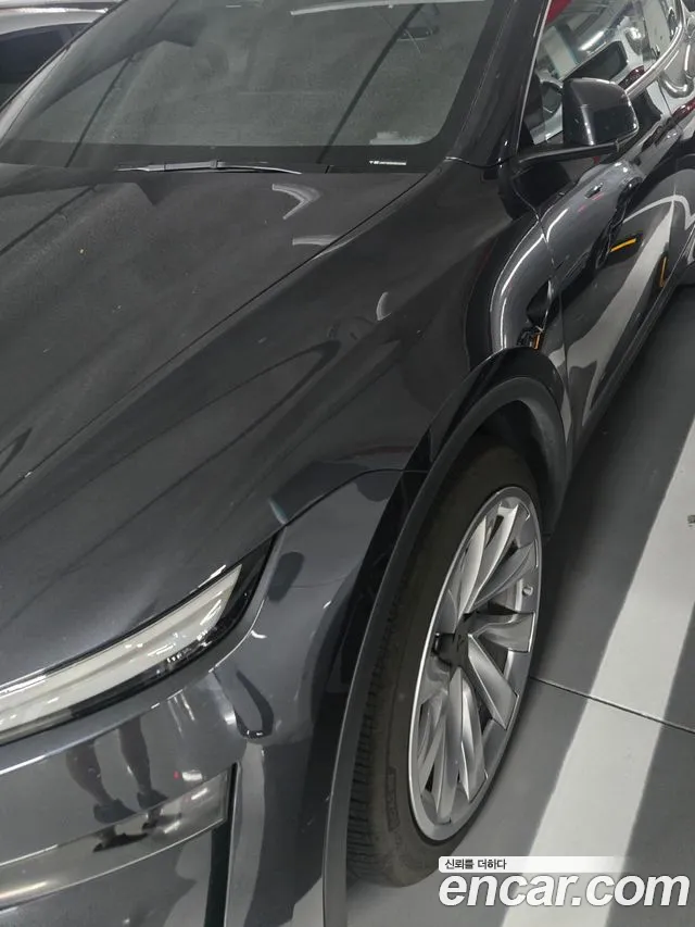 Фотография автомобиля — Tesla Model Y