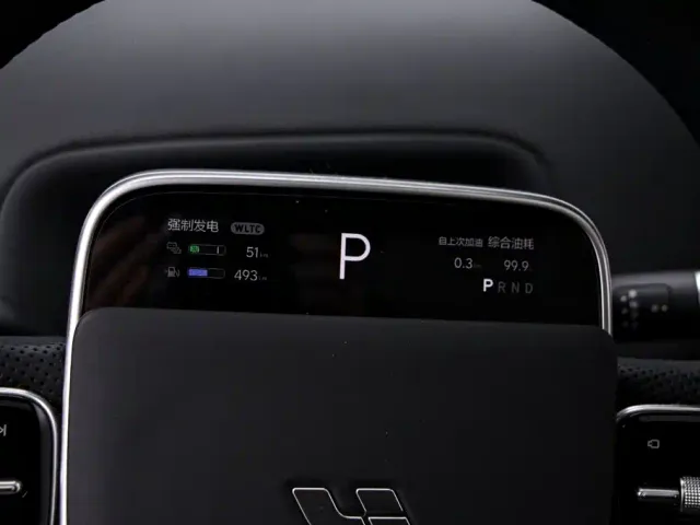 Li Auto L8 — Фото автомобиля 6