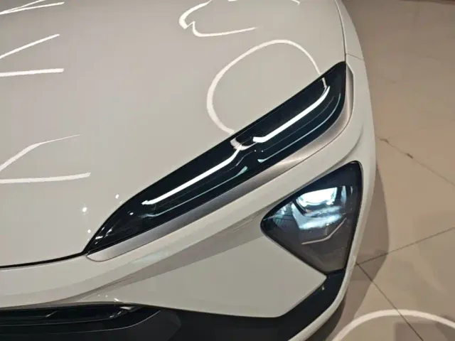 Nio ES6 — Фото автомобиля 23