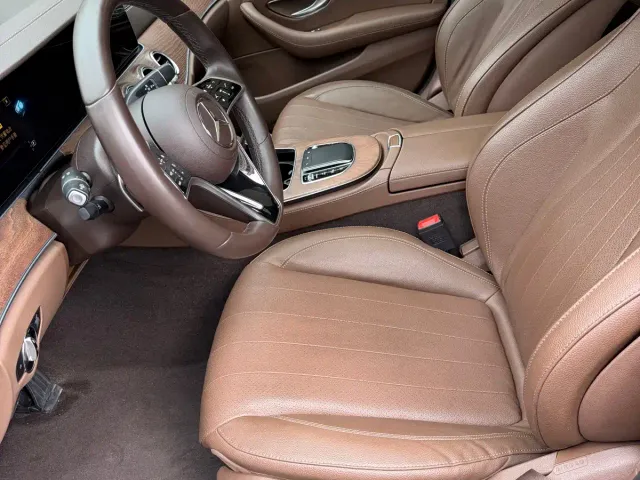 Mercedes-Benz E-Class — Фото автомобиля 4