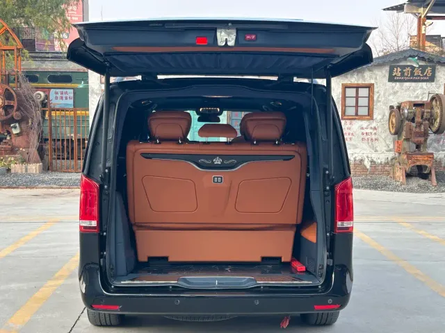 Mercedes-Benz V-Class — Фото автомобиля 25