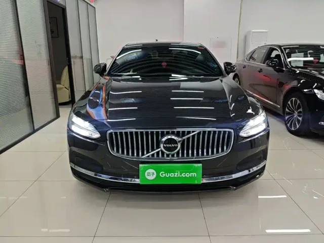 Volvo S90 — Фото автомобиля 2
