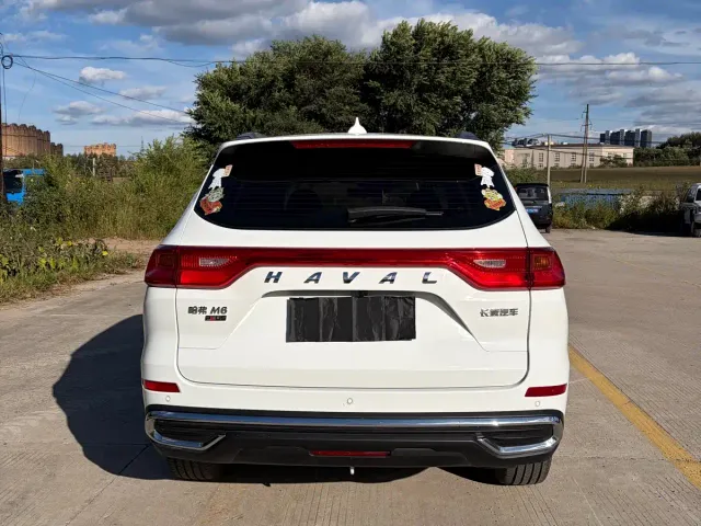 Haval M6 — Фото автомобиля 10