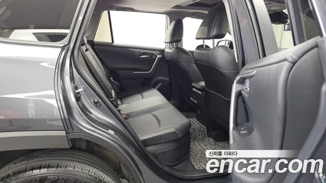 Toyota RAV4 5th Gen — Фото автомобиля 18