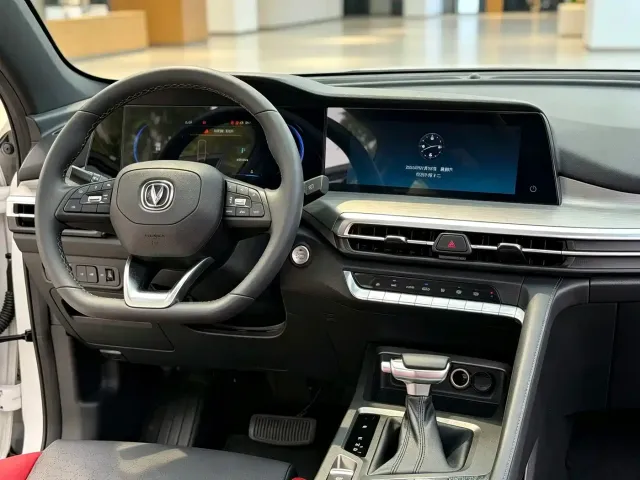 Changan CS35 Plus — Фото автомобиля 13