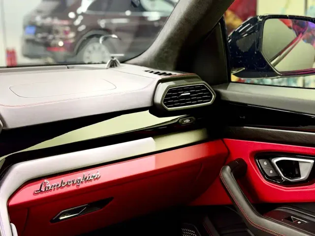 Lamborghini Urus — Фото автомобиля 9