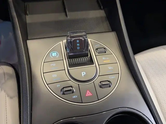 BYD Seal 05 DM-i — Фото автомобиля 11