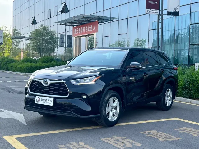 Фотография автомобиля — Toyota Highlander