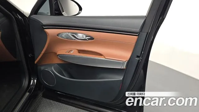 Genesis GV70 — Фото автомобиля 13