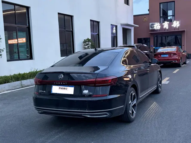 Volkswagen Passat — Фото автомобиля 10