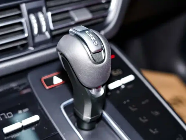 Porsche Macan — Фото автомобиля 13