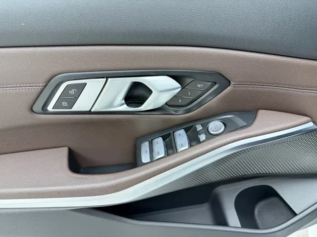 BMW 3 Series — Фото автомобиля 8