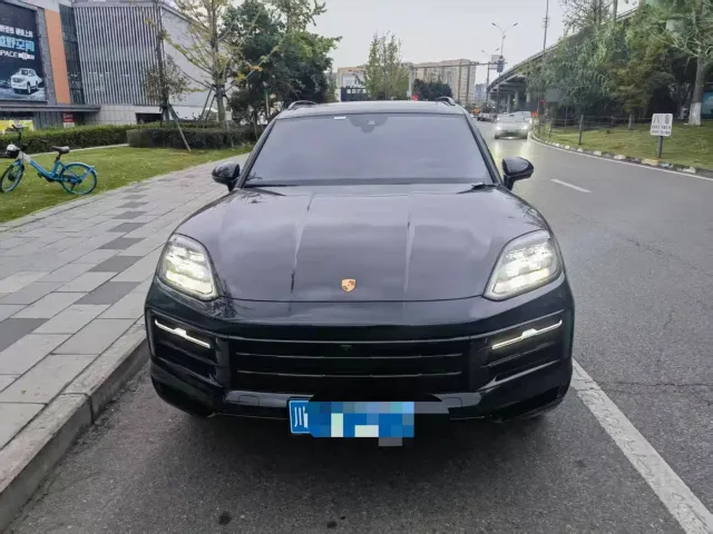 Porsche Cayenne — Фото автомобиля 2