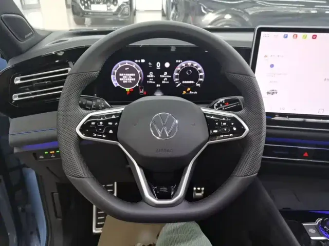 Volkswagen Tiguan L — Фото автомобиля 10
