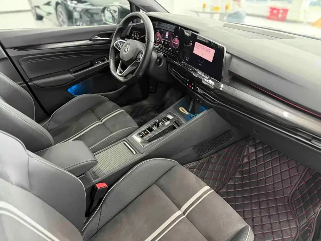 Volkswagen Golf — Фото автомобиля 15