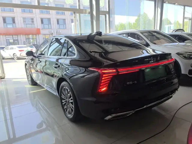 Hongqi H5 — Фото автомобиля 4