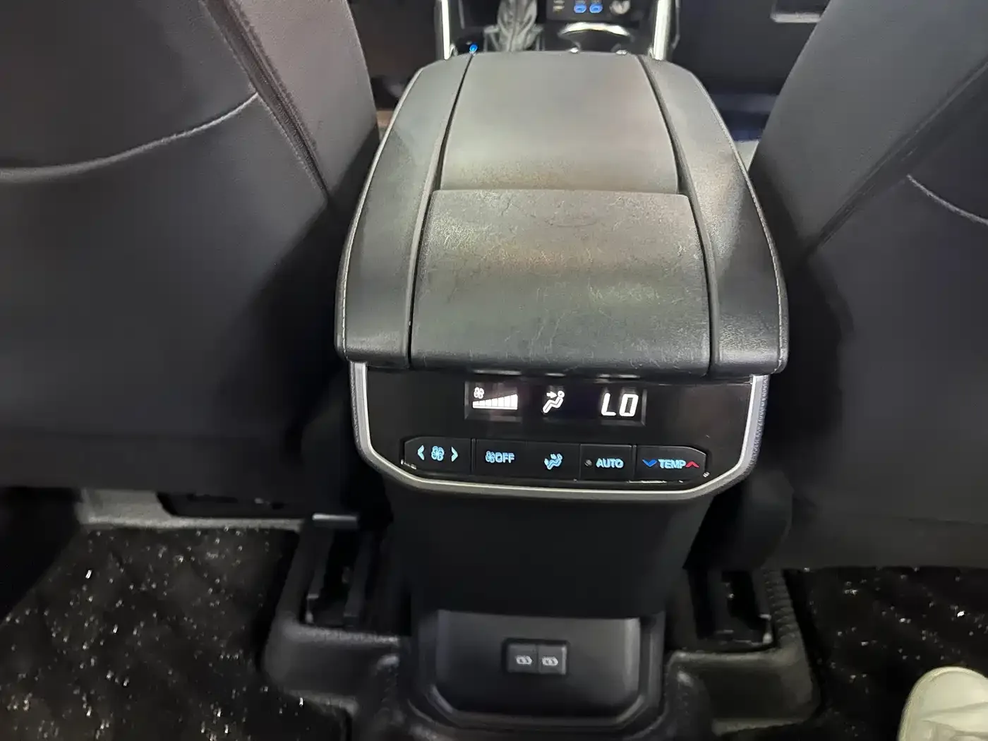Toyota Crown Kluger 2022 2.0T 4WD Sporty Edition — Фото автомобиля 14