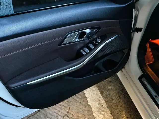 BMW 3 Series — Фото автомобиля 9