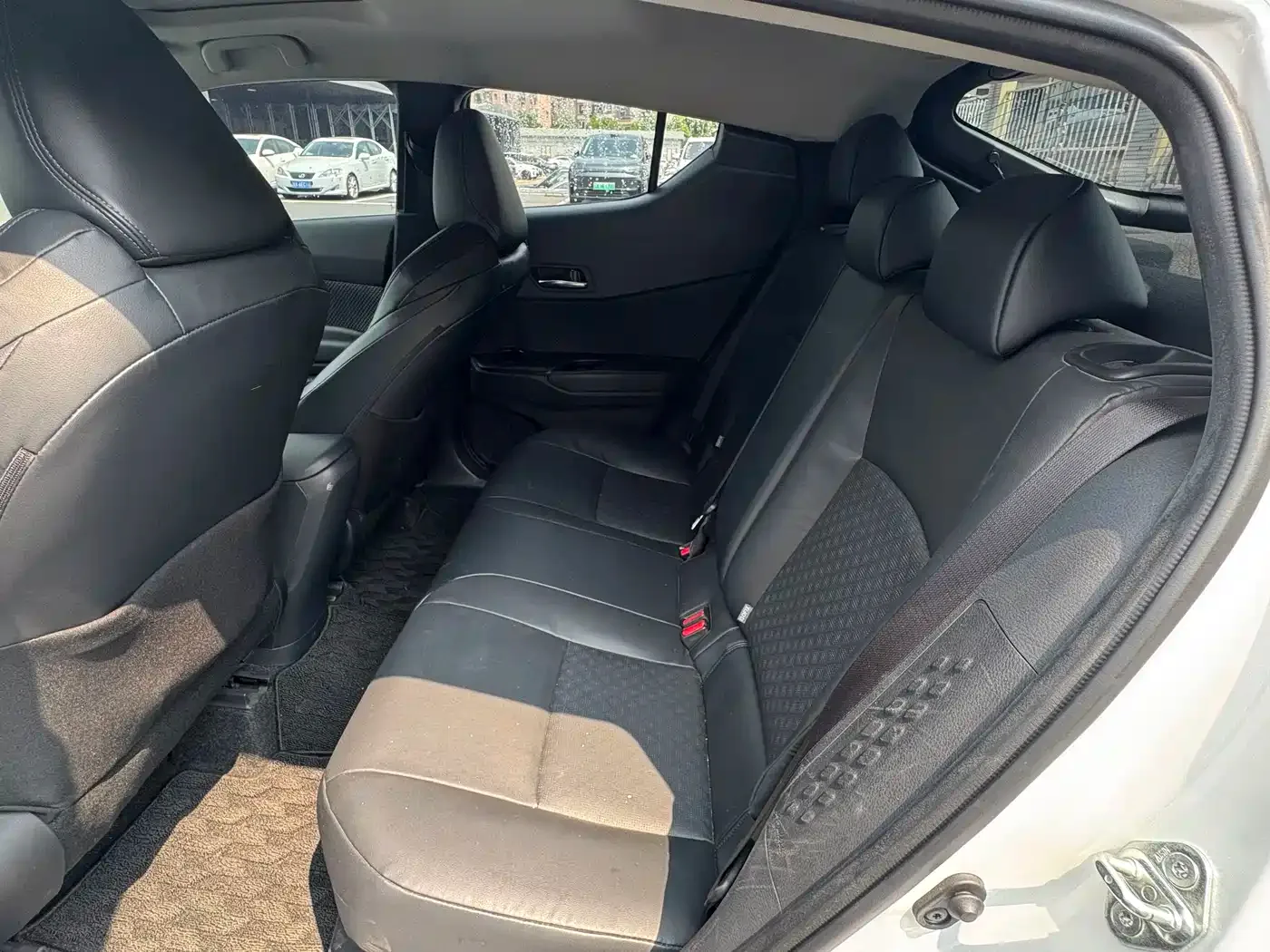 Toyota Toyota IZOA 2021 Hybrid 2.0L Yichi Edition — Фото автомобиля 11