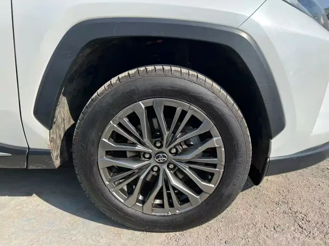 Toyota Wildlander — Фото автомобиля 15