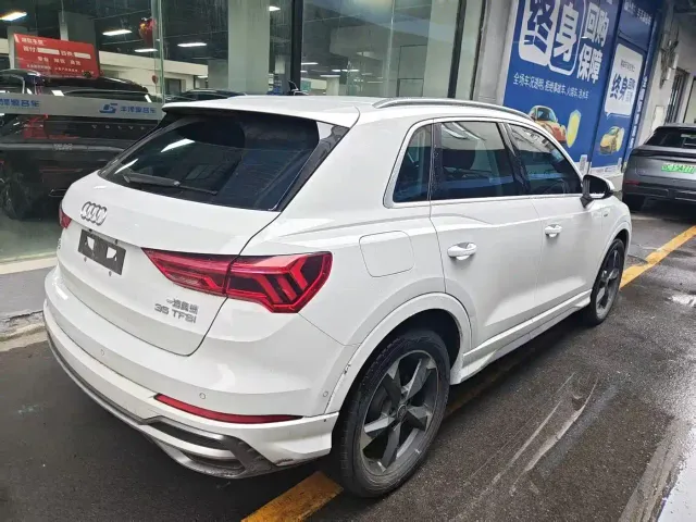 Audi Q3 — Фото автомобиля 3