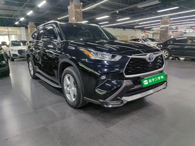 Toyota Highlander — Фото автомобиля 3