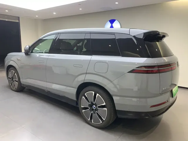 Denza N8L — Фото автомобиля 4