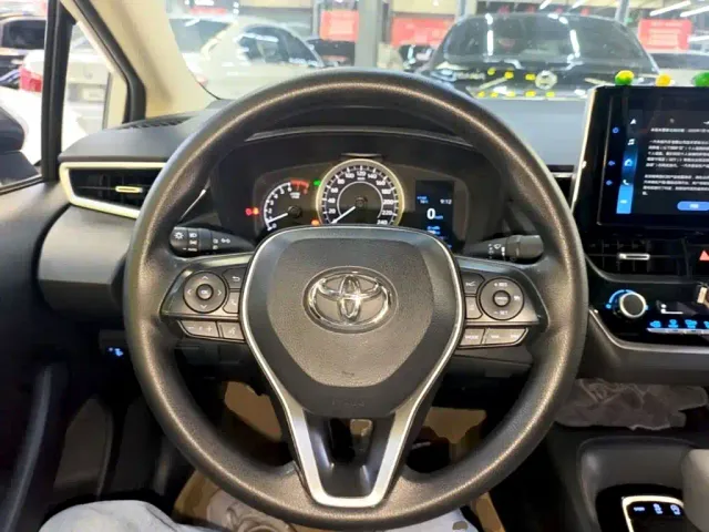Toyota Corolla — Фото автомобиля 10