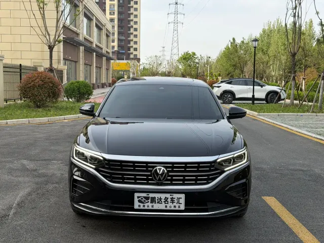 Volkswagen Passat — Фото автомобиля 2