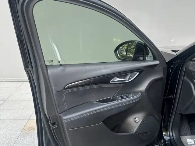 Buick Envision S — Фото автомобиля 12