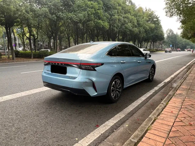 Chery Fulwin A8 — Фото автомобиля 4