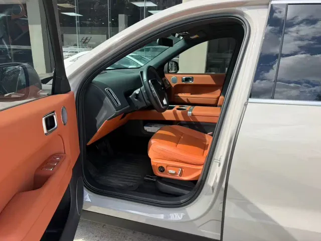 Li Auto L6 — Фото автомобиля 2