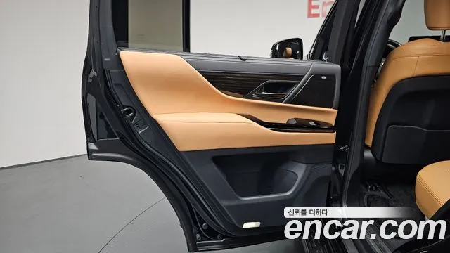 Lexus LX 4th Gen — Фото автомобиля 25