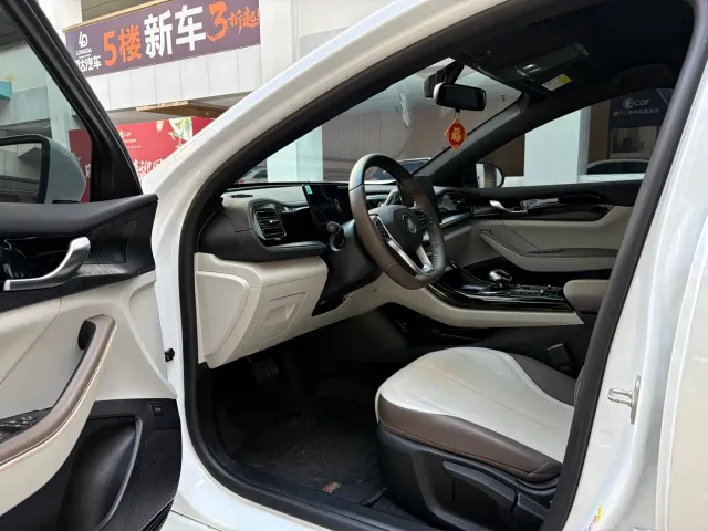 BYD Qin PLUS — Фото автомобиля 4