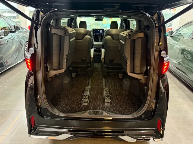 Toyota Alphard — Фото автомобиля 15