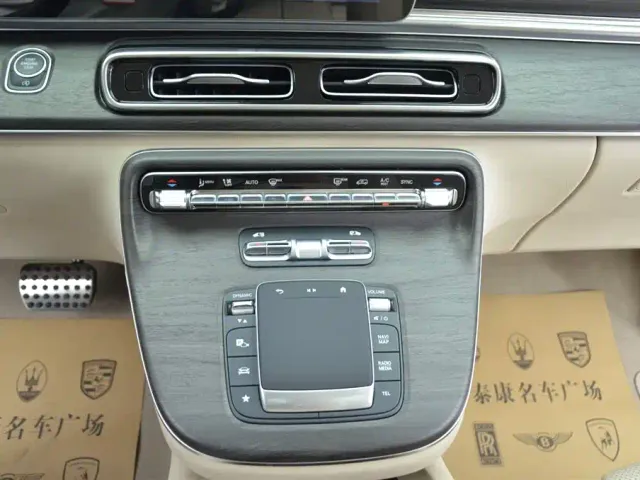 Mercedes-Benz V-Class — Фото автомобиля 10