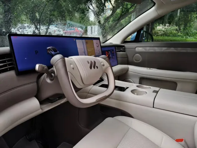IM Motors LS6 — Фото автомобиля 16