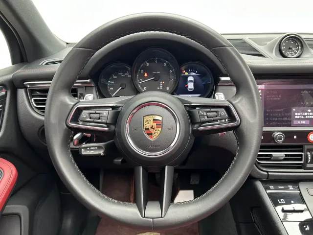 Porsche Macan — Фото автомобиля 16