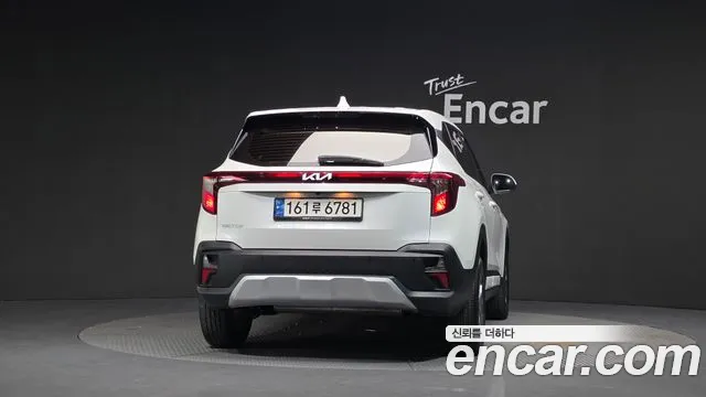 Kia Seltos — Фото автомобиля 4