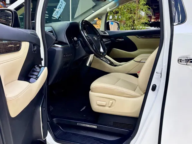Toyota Vellfire — Фото автомобиля 4