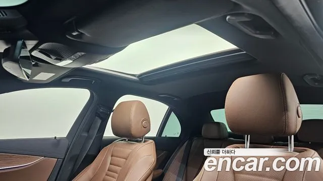 Mercedes-Benz E-Class — Фото автомобиля 29