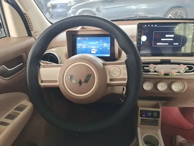 Wuling Hongguang Mini EV — Фото автомобиля 10