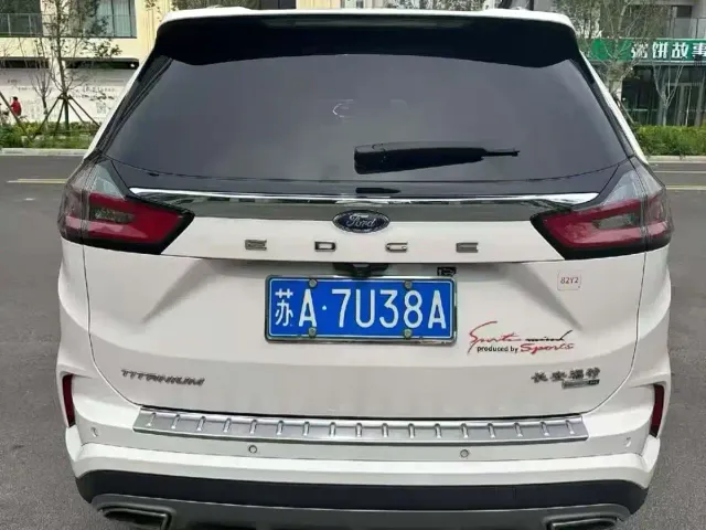 Ford Edge — Фото автомобиля 7