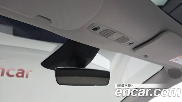Tesla Model Y — Фото автомобиля 25