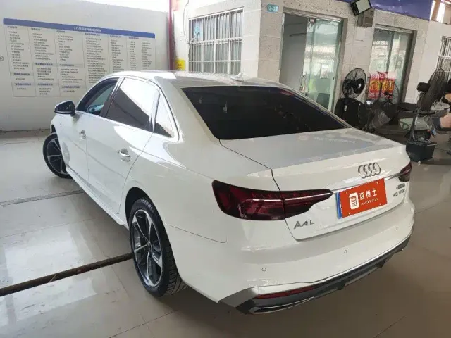 Audi A4L — Фото автомобиля 4