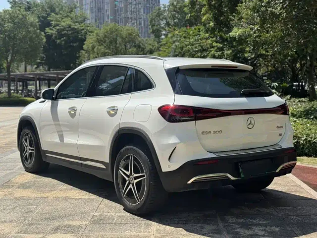 Mercedes-Benz EQA — Фото автомобиля 9