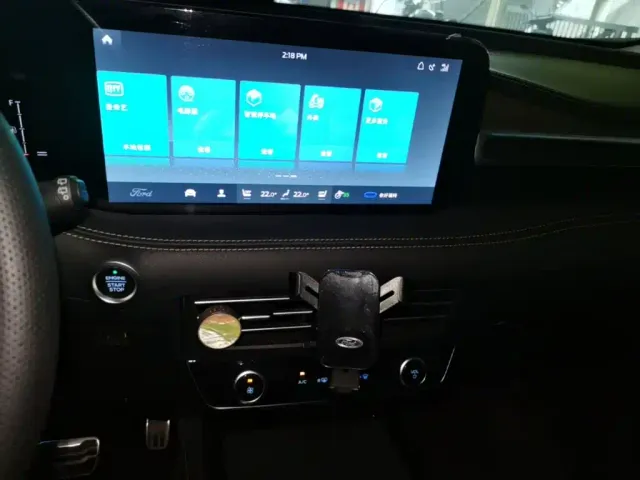 Ford Edge — Фото автомобиля 12
